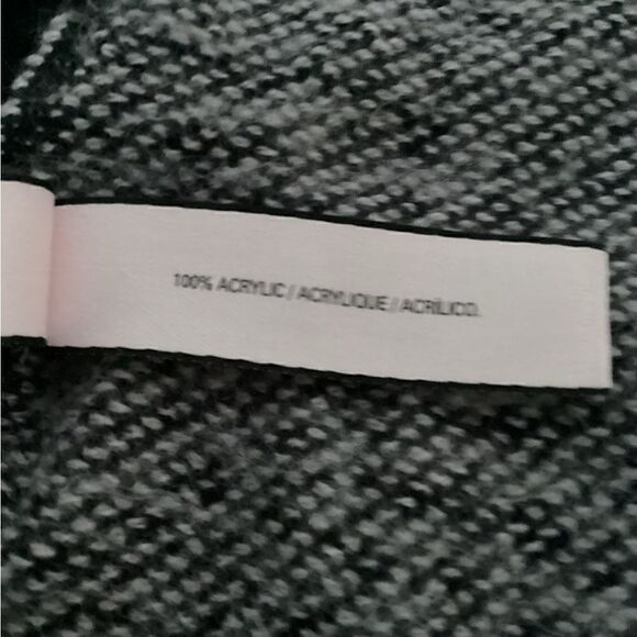 Victorias Secret blanket, throw - Picture 6 of 8